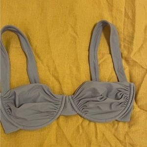 Belle The Label Oracle Top